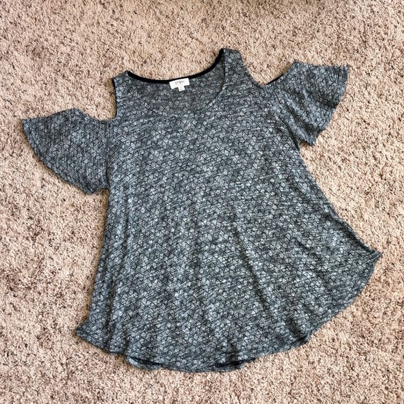 Umgee Cold Shoulder Top - Picture 2 of 7